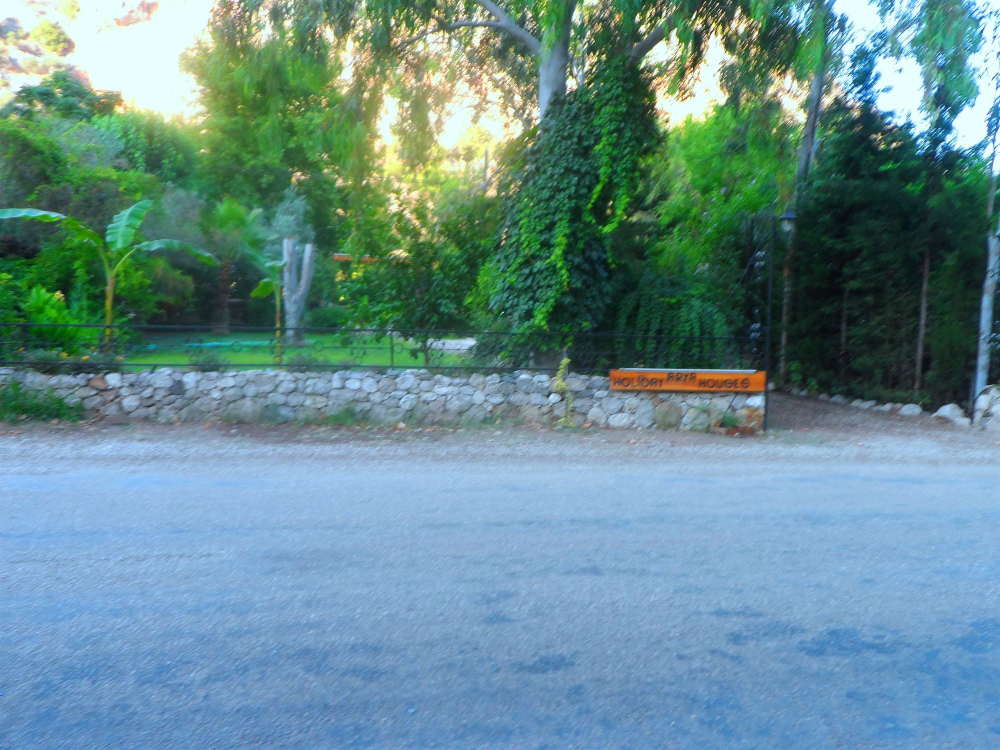 Arya Holiday Houses Чирали Екстериор снимка