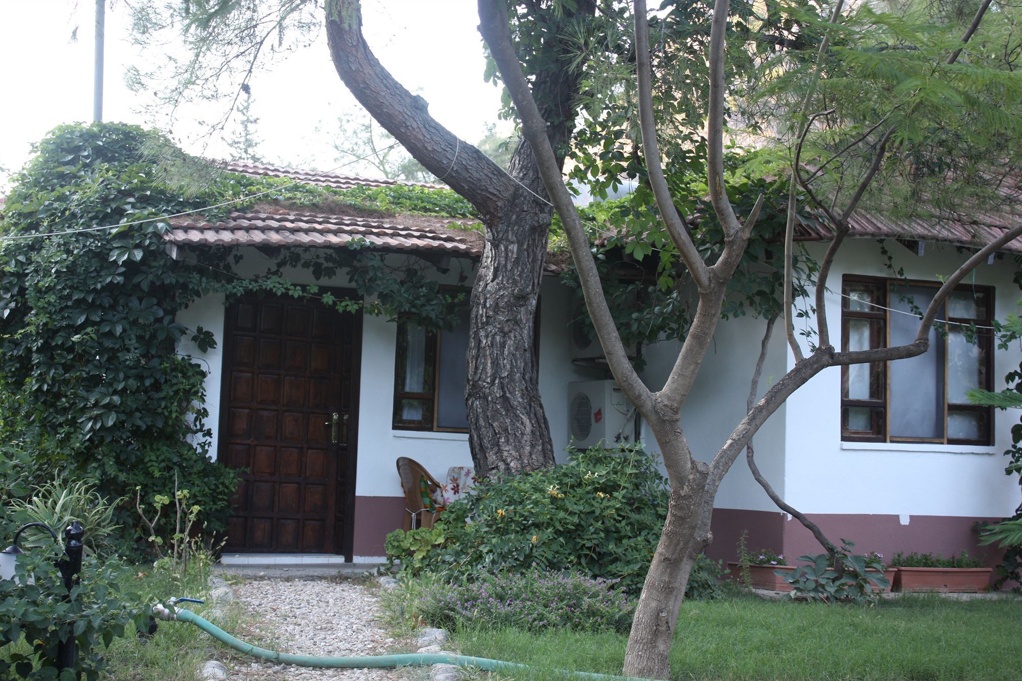 Arya Holiday Houses Чирали Екстериор снимка